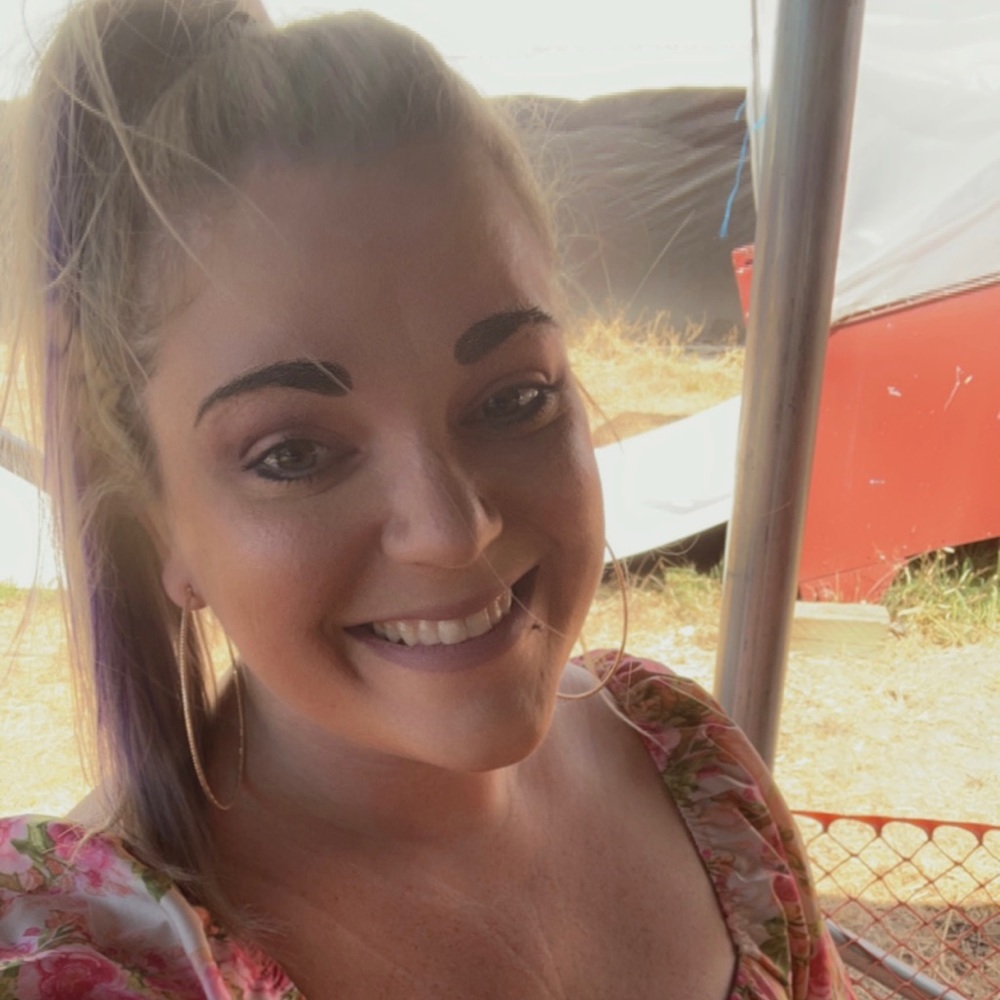 Meet your Posher, Briana